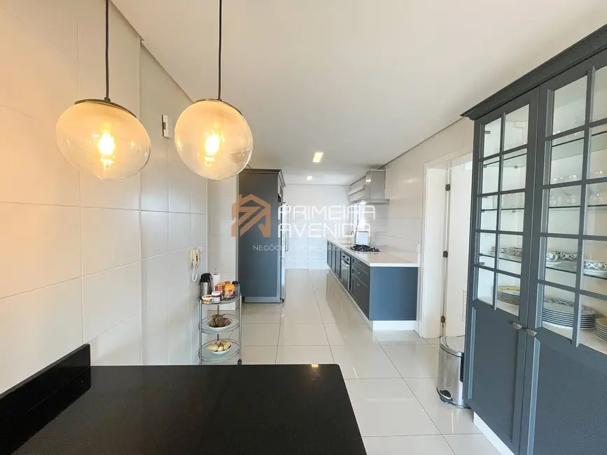 Foto 9 de Apartamento com 3 quartos à venda, 248m2 em Sao Jose Dos Campos - SP