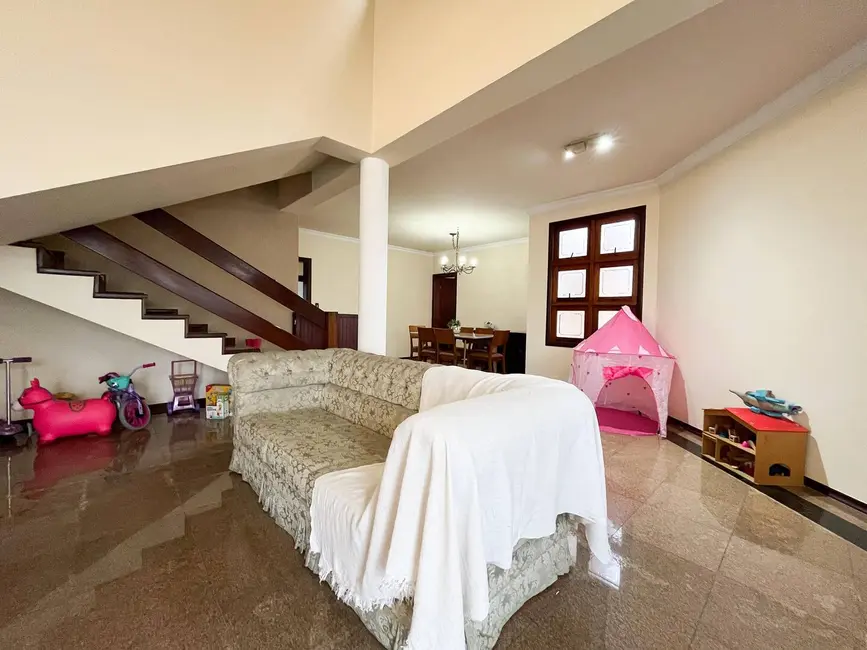 Foto 1 de Casa com 4 quartos à venda, 340m2 em Sao Jose Dos Campos - SP