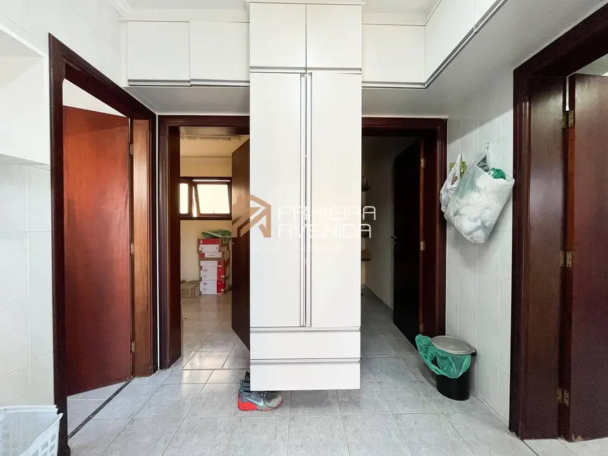 Foto 9 de Casa com 4 quartos à venda, 340m2 em Sao Jose Dos Campos - SP