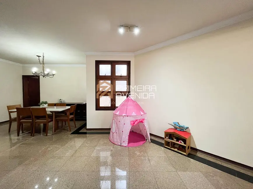 Foto 2 de Casa com 4 quartos à venda, 340m2 em Sao Jose Dos Campos - SP