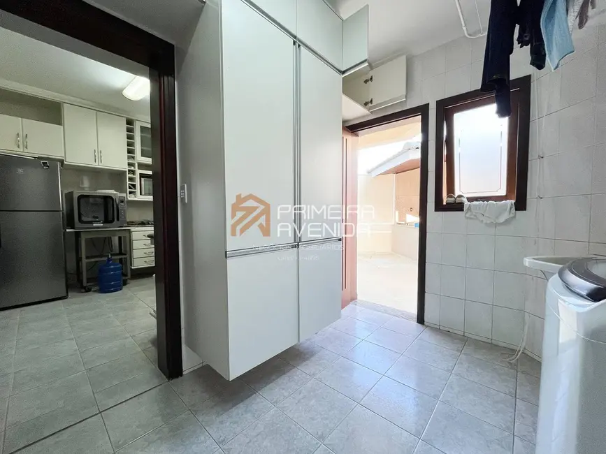 Foto 6 de Casa com 4 quartos à venda, 340m2 em Sao Jose Dos Campos - SP