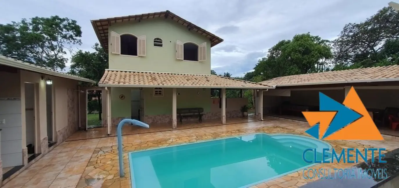 Foto 1 de Casa de Condomínio com 5 quartos à venda, 200m2 em Jaboticatubas - MG