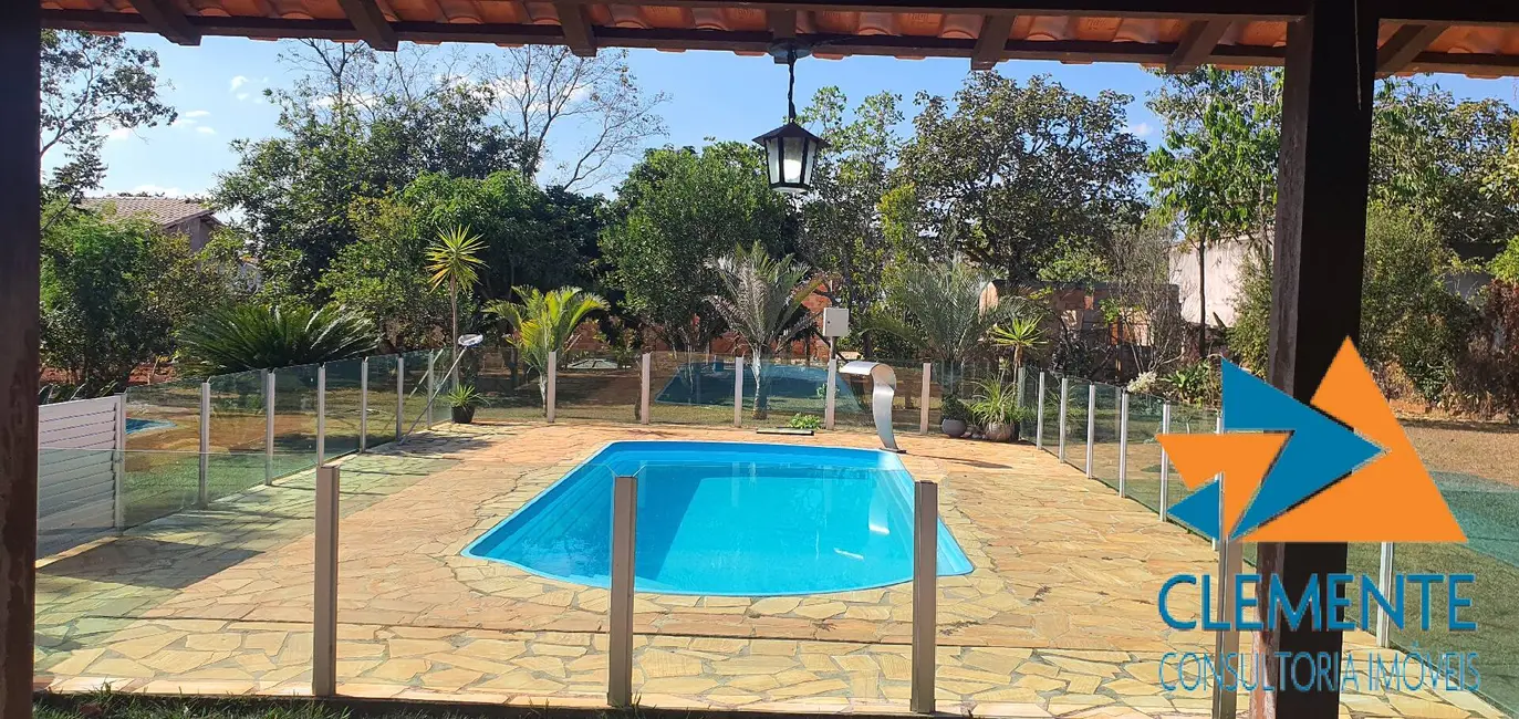 Foto 2 de Casa de Condomínio com 2 quartos à venda, 120m2 em Jaboticatubas - MG
