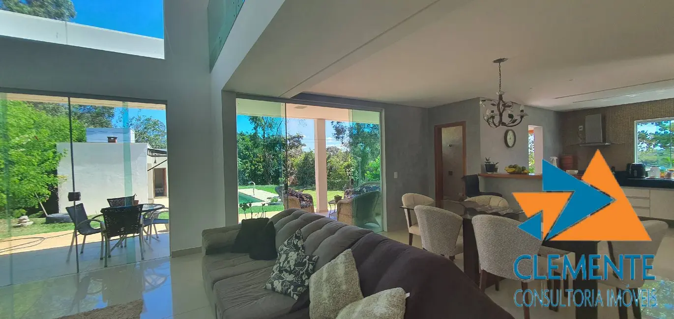 Foto 4 de Casa de Condomínio com 4 quartos à venda, 250m2 em Jaboticatubas - MG