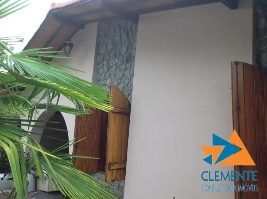 Casa com 7 quartos à venda, 350m2 em Ouro Preto, Belo Horizonte - MG - imagem 4 Foto 4 de Casa com 7 quartos à venda, 350m2 em Ouro Preto, Belo Horizonte - MG