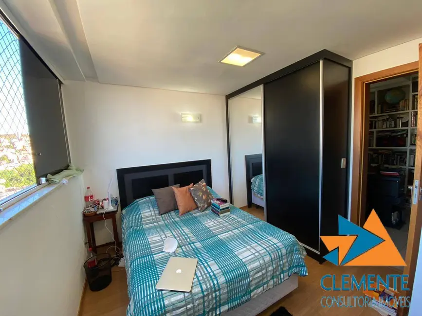 Apartamento com 3 quartos à venda, 213m2 em Santo Antônio, Belo Horizonte - MG - imagem 7 Foto 7 de Apartamento com 3 quartos à venda, 213m2 em Santo Antônio, Belo Horizonte - MG