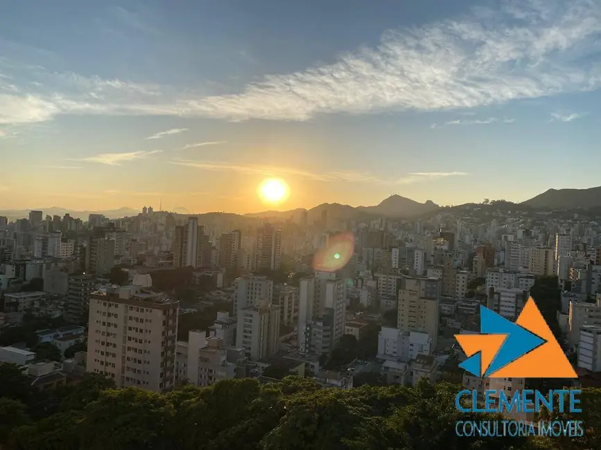 Apartamento com 3 quartos à venda, 213m2 em Santo Antônio, Belo Horizonte - MG - imagem 5 Foto 5 de Apartamento com 3 quartos à venda, 213m2 em Santo Antônio, Belo Horizonte - MG