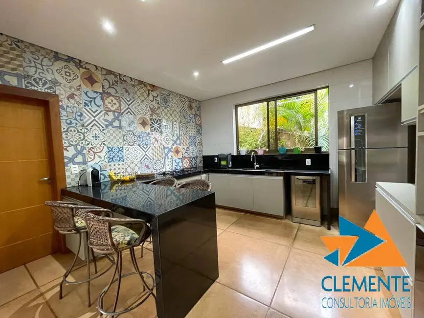 Casa com 4 quartos à venda, 340m2 em Nova Lima - MG - imagem 4 Foto 4 de Casa com 4 quartos à venda, 340m2 em Nova Lima - MG