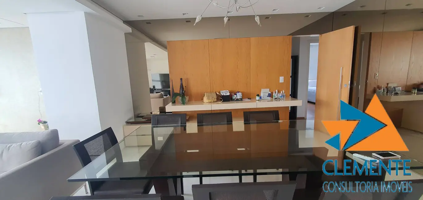 Apartamento com 4 quartos à venda, 204m2 em Santo Agostinho, Belo Horizonte - MG - imagem 7 Foto 7 de Apartamento com 4 quartos à venda, 204m2 em Santo Agostinho, Belo Horizonte - MG