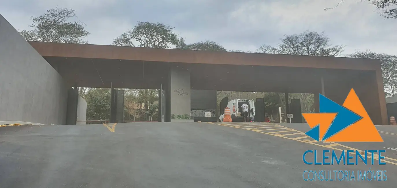 Foto 1 de Terreno / Lote à venda, 1057m2 em Confins - MG