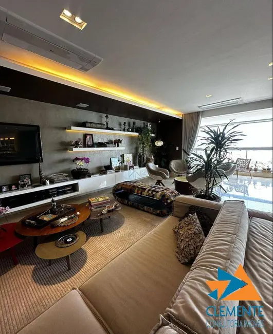 Apartamento com 4 quartos à venda, 204m2 em Santo Agostinho, Belo Horizonte - MG - imagem 8 Foto 8 de Apartamento com 4 quartos à venda, 204m2 em Santo Agostinho, Belo Horizonte - MG