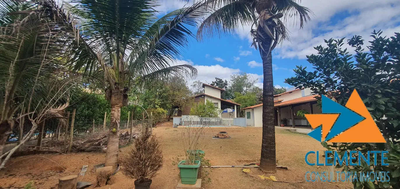 Foto 1 de Casa de Condomínio com 5 quartos à venda, 210m2 em Jaboticatubas - MG