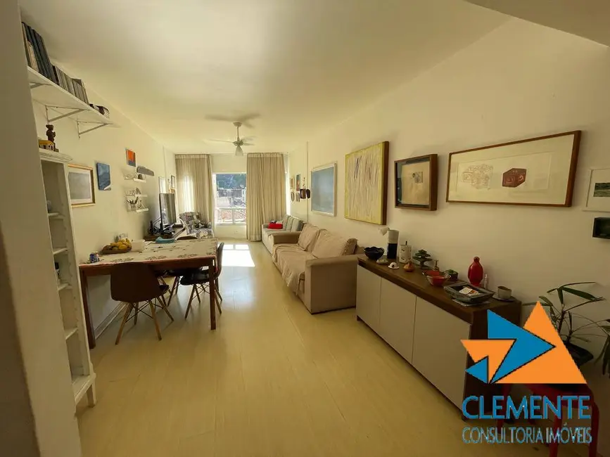 Apartamento com 1 quarto à venda, 67m2 em Catete, Rio De Janeiro - RJ - imagem 2 Foto 2 de Apartamento com 1 quarto à venda, 67m2 em Catete, Rio De Janeiro - RJ