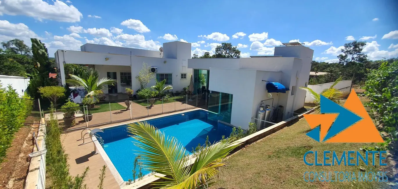 Foto 2 de Casa de Condomínio com 4 quartos à venda, 232m2 em Jaboticatubas - MG