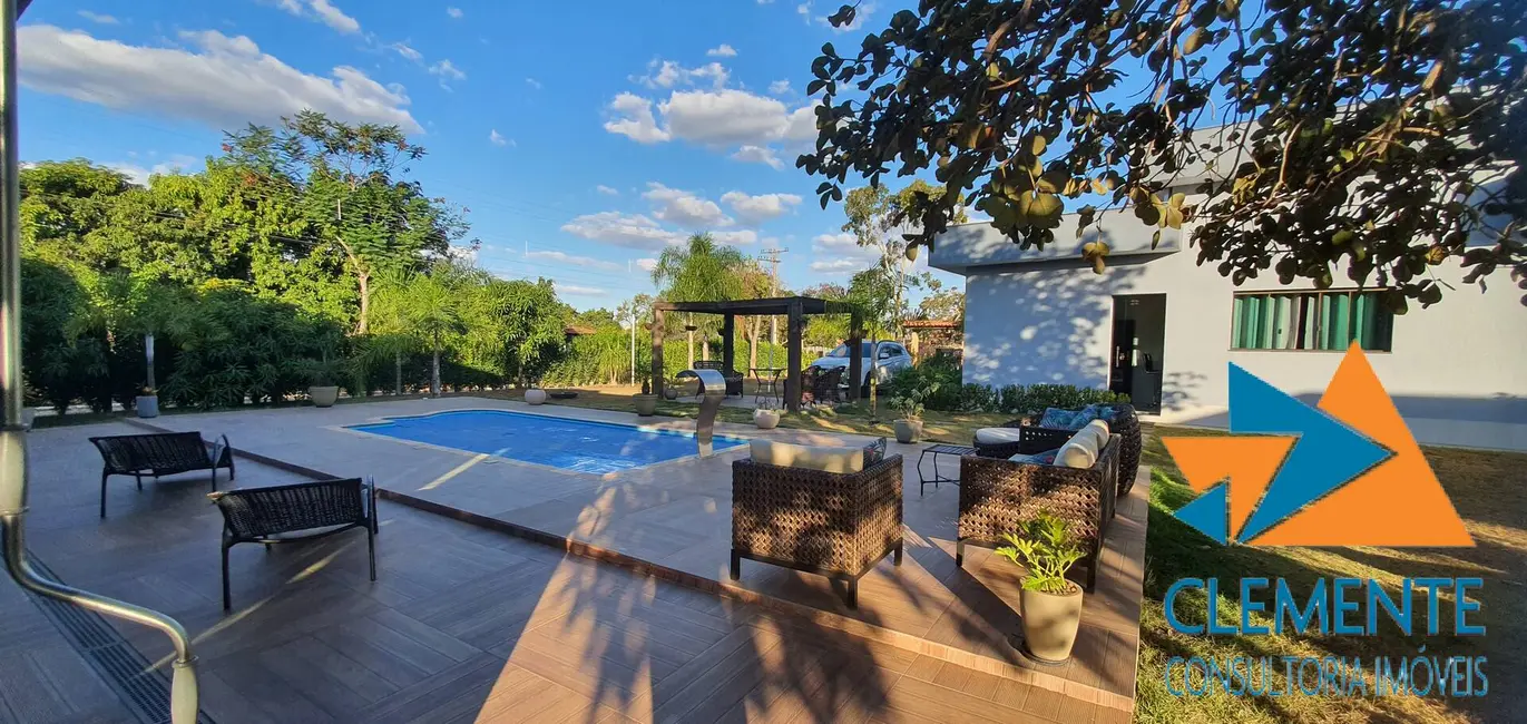 Foto 2 de Casa com 3 quartos à venda, 200m2 em Jaboticatubas - MG