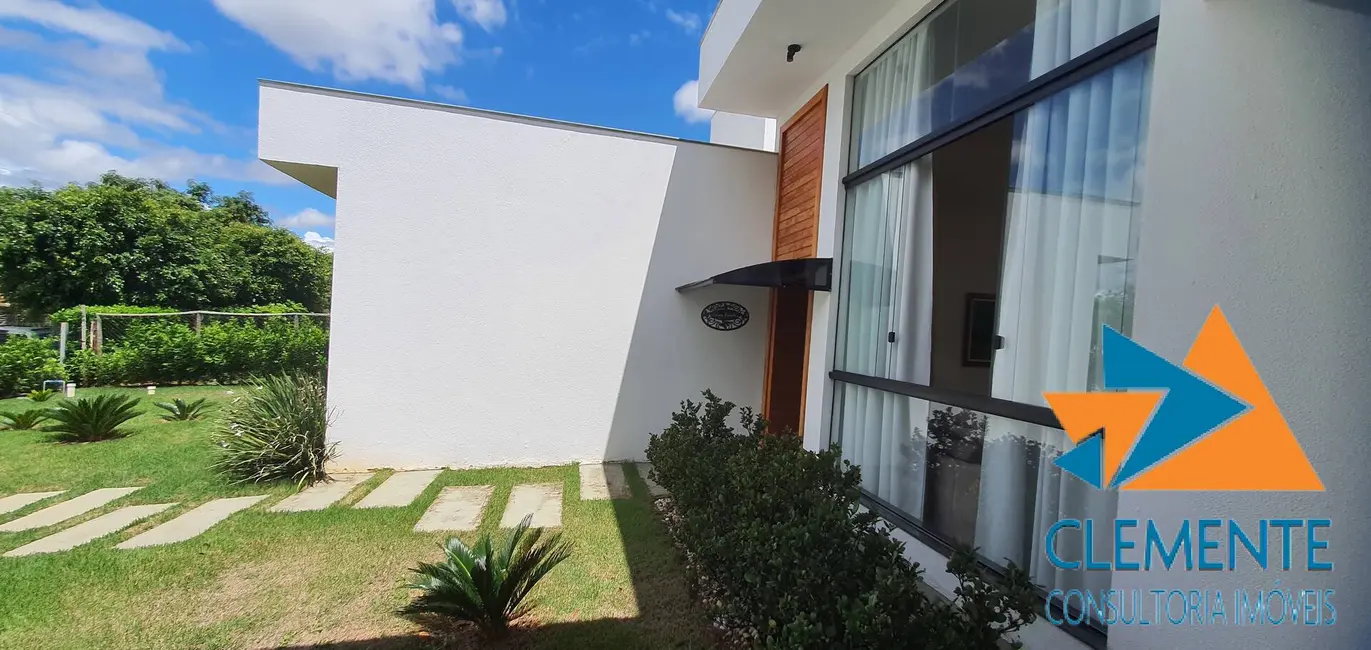 Foto 2 de Casa de Condomínio com 3 quartos à venda, 170m2 em Jaboticatubas - MG