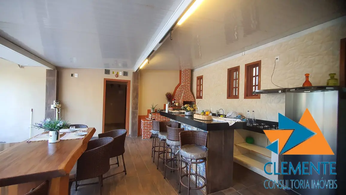 Foto 2 de Casa de Condomínio com 4 quartos à venda, 200m2 em Jaboticatubas - MG