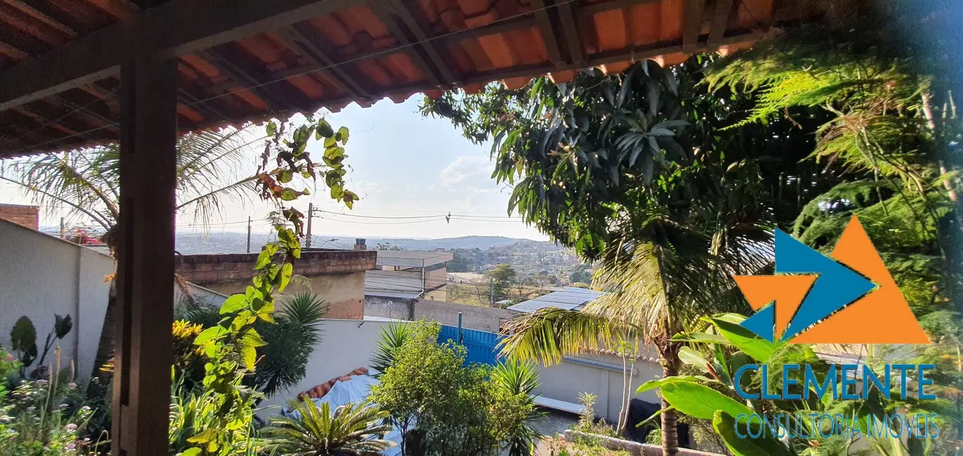 Foto 4 de Casa com 3 quartos à venda, 127m2 em Belo Horizonte - MG