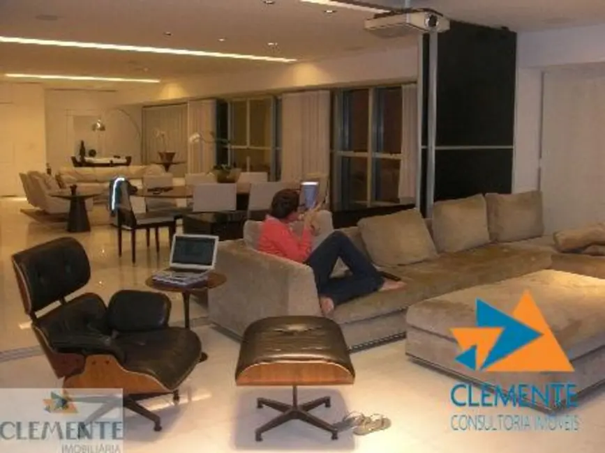 Apartamento com 4 quartos à venda, 328m2 em Funcionários, Belo Horizonte - MG - imagem 3 Foto 3 de Apartamento com 4 quartos à venda, 328m2 em Funcionários, Belo Horizonte - MG