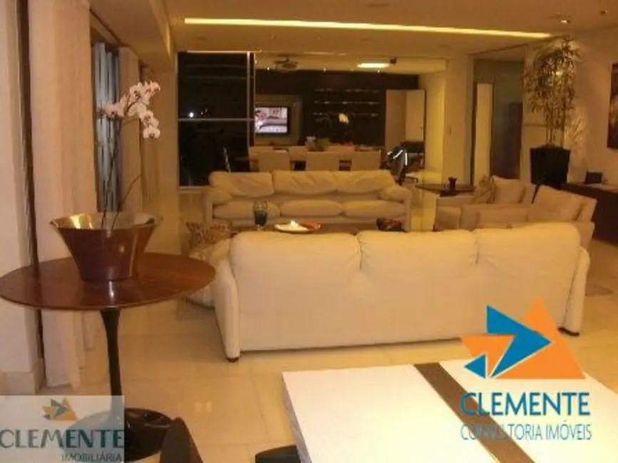 Apartamento com 4 quartos à venda, 328m2 em Funcionários, Belo Horizonte - MG - imagem 9 Foto 9 de Apartamento com 4 quartos à venda, 328m2 em Funcionários, Belo Horizonte - MG