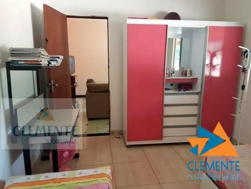 Foto 2 de Casa de Condomínio com 3 quartos à venda, 180m2 em Jaboticatubas - MG