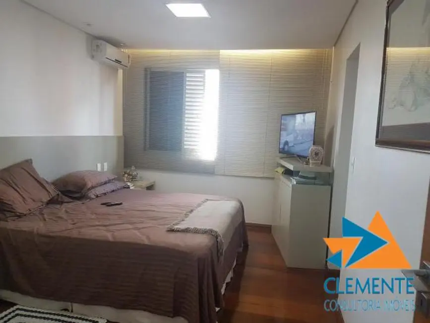 Apartamento com 4 quartos à venda, 210m2 em Lourdes, Belo Horizonte - MG - imagem 7 Foto 7 de Apartamento com 4 quartos à venda, 210m2 em Lourdes, Belo Horizonte - MG