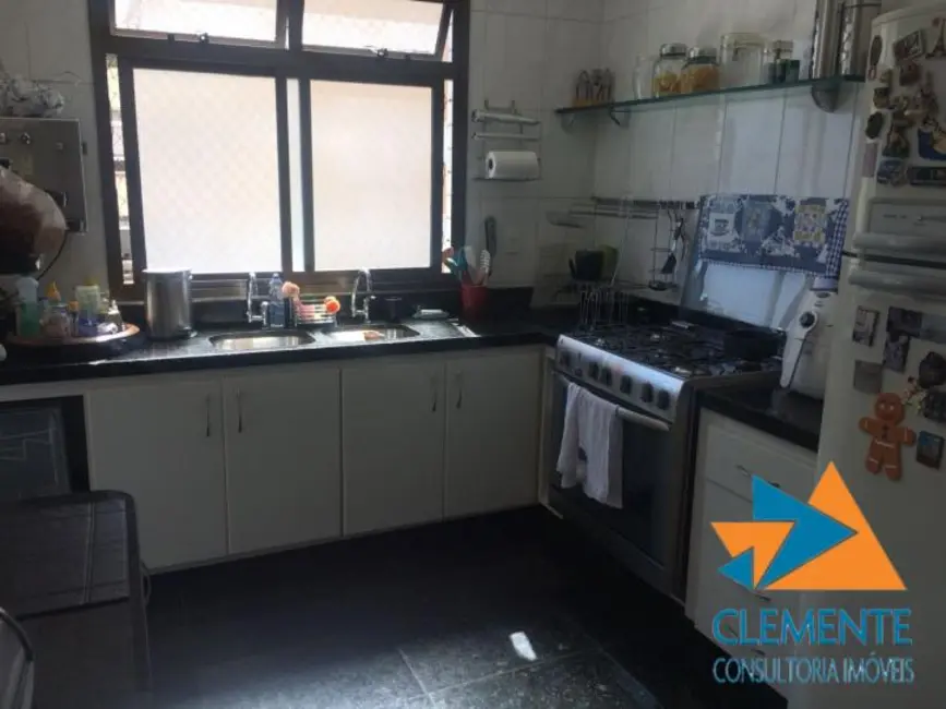 Apartamento com 4 quartos à venda, 220m2 em Funcionários, Belo Horizonte - MG - imagem 9 Foto 9 de Apartamento com 4 quartos à venda, 220m2 em Funcionários, Belo Horizonte - MG