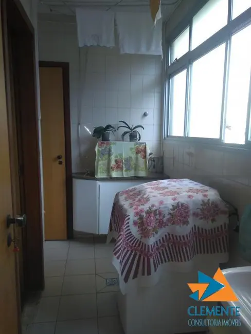 Apartamento com 3 quartos à venda, 100m2 em Santo Antônio, Belo Horizonte - MG - imagem 6 Foto 6 de Apartamento com 3 quartos à venda, 100m2 em Santo Antônio, Belo Horizonte - MG