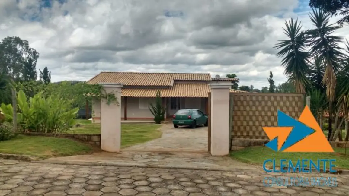Foto 1 de Casa com 4 quartos à venda, 270m2 em Jaboticatubas - MG