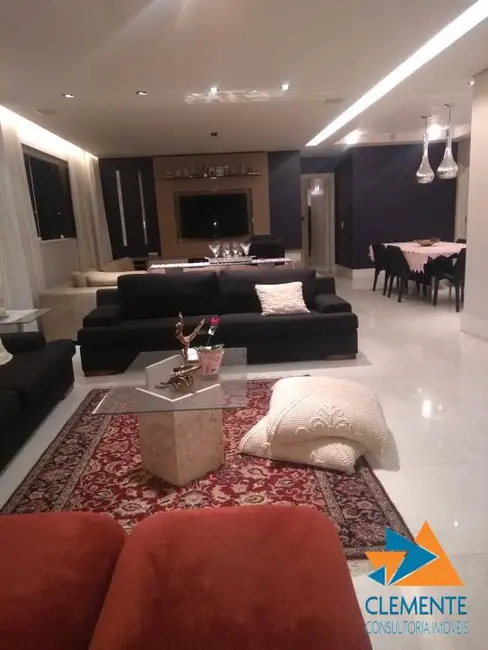 Apartamento com 4 quartos à venda, 252m2 em Funcionários, Belo Horizonte - MG - imagem 5 Foto 5 de Apartamento com 4 quartos à venda, 252m2 em Funcionários, Belo Horizonte - MG