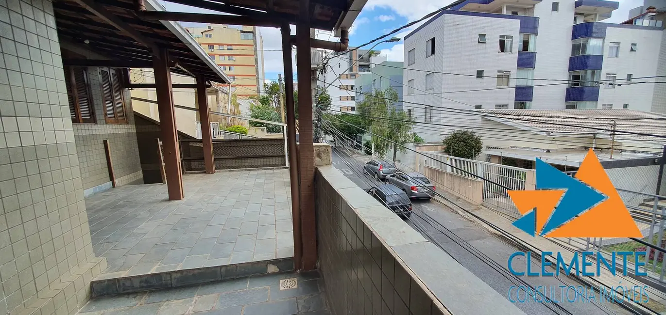 Casa com 4 quartos à venda, 209m2 em Alto Barroca, Belo Horizonte - MG - imagem 1 Foto 1 de Casa com 4 quartos à venda, 209m2 em Alto Barroca, Belo Horizonte - MG