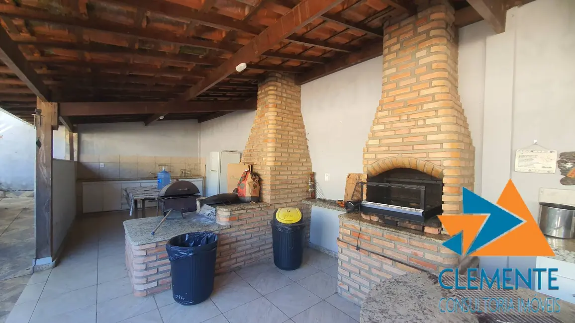 Foto 3 de Casa com 6 quartos à venda, 300m2 em Jaboticatubas - MG