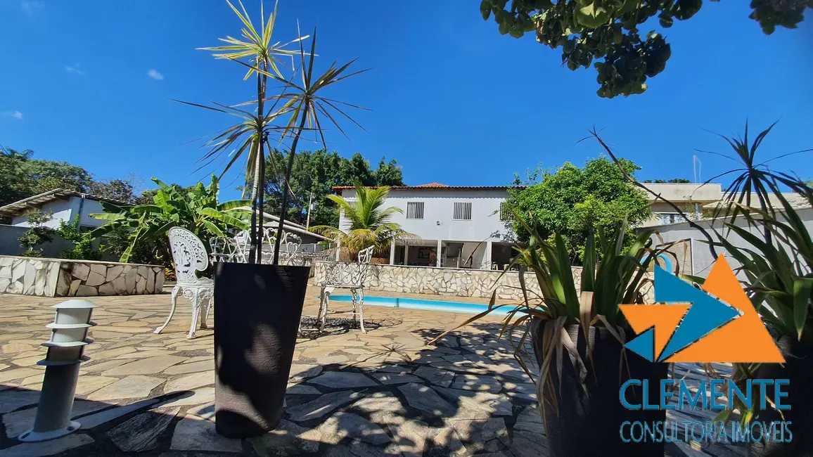 Foto 1 de Casa com 6 quartos à venda, 300m2 em Jaboticatubas - MG
