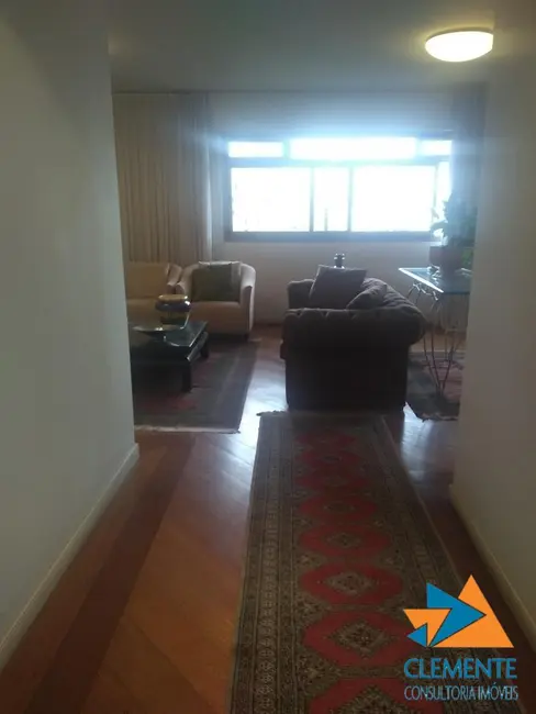 Apartamento com 4 quartos à venda, 250m2 em Funcionários, Belo Horizonte - MG - imagem 8 Foto 8 de Apartamento com 4 quartos à venda, 250m2 em Funcionários, Belo Horizonte - MG