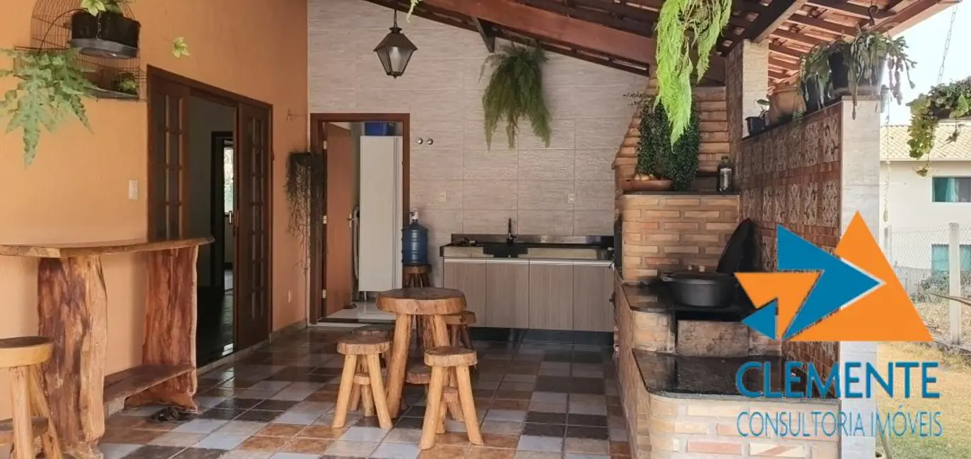 Foto 3 de Casa de Condomínio com 4 quartos à venda, 300m2 em Jaboticatubas - MG