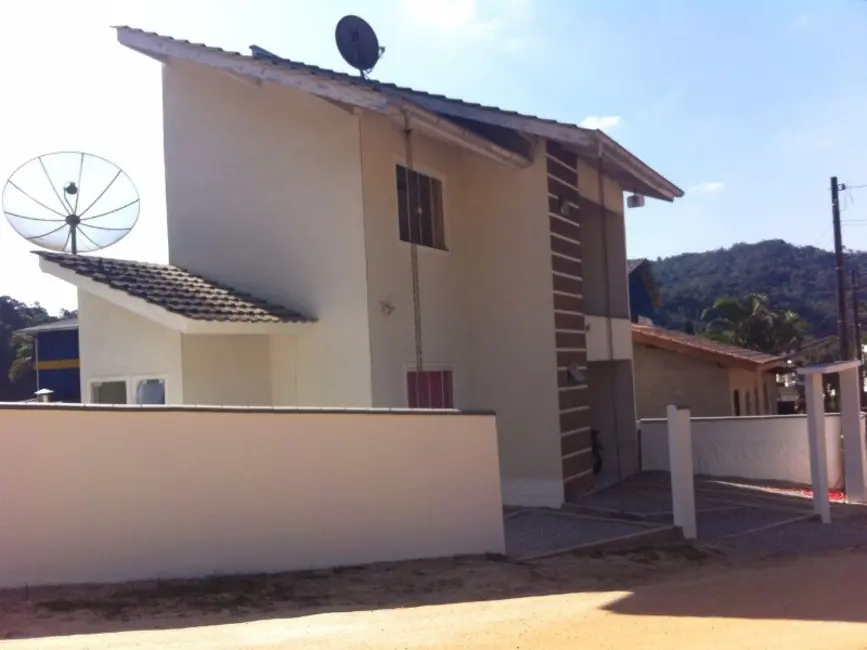 Foto 2 de Casa com 2 quartos à venda, 100m2 em São Pedro, Brusque - SC