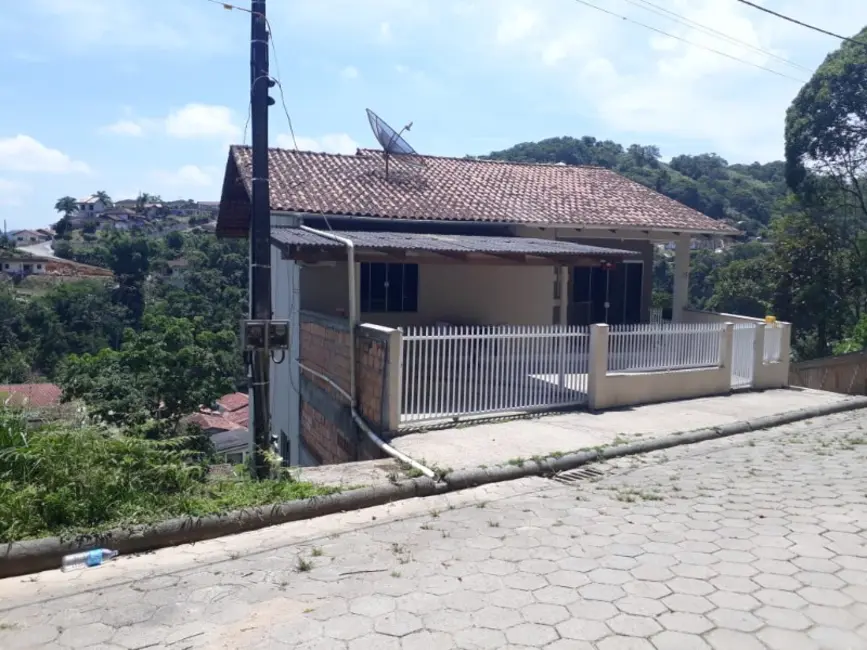 Foto 1 de Casa com 5 quartos à venda, 200m2 em Azambuja, Brusque - SC