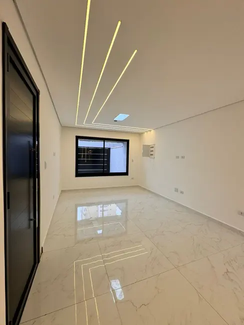 Casa com 4 quartos à venda, 45m2 em Guilhermina, Praia Grande - SP - imagem 9 Foto 9 de Casa com 4 quartos à venda, 45m2 em Guilhermina, Praia Grande - SP