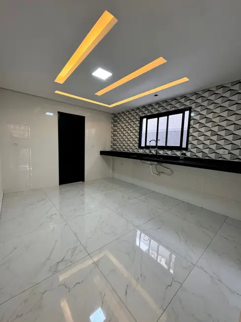 Casa com 4 quartos à venda, 45m2 em Guilhermina, Praia Grande - SP - imagem 4 Foto 4 de Casa com 4 quartos à venda, 45m2 em Guilhermina, Praia Grande - SP