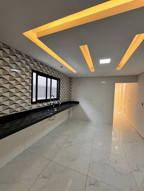 Casa com 4 quartos à venda, 45m2 em Guilhermina, Praia Grande - SP - imagem 3 Foto 3 de Casa com 4 quartos à venda, 45m2 em Guilhermina, Praia Grande - SP