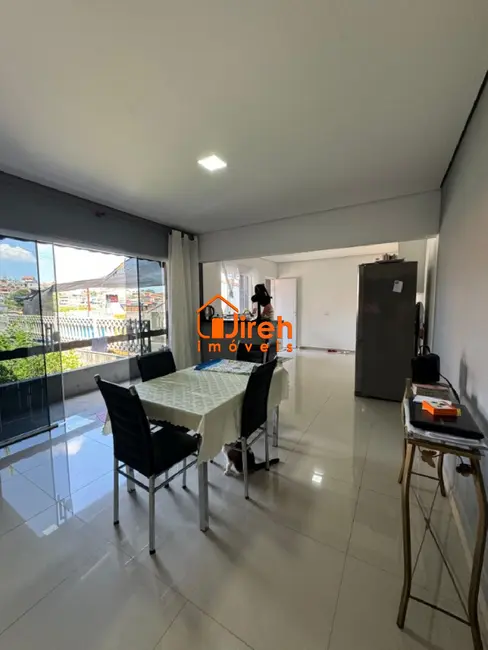 Casa com 2 quartos à venda, 110m2 em Vila Falchi, Maua - SP - imagem 2 Foto 2 de Casa com 2 quartos à venda, 110m2 em Vila Falchi, Maua - SP