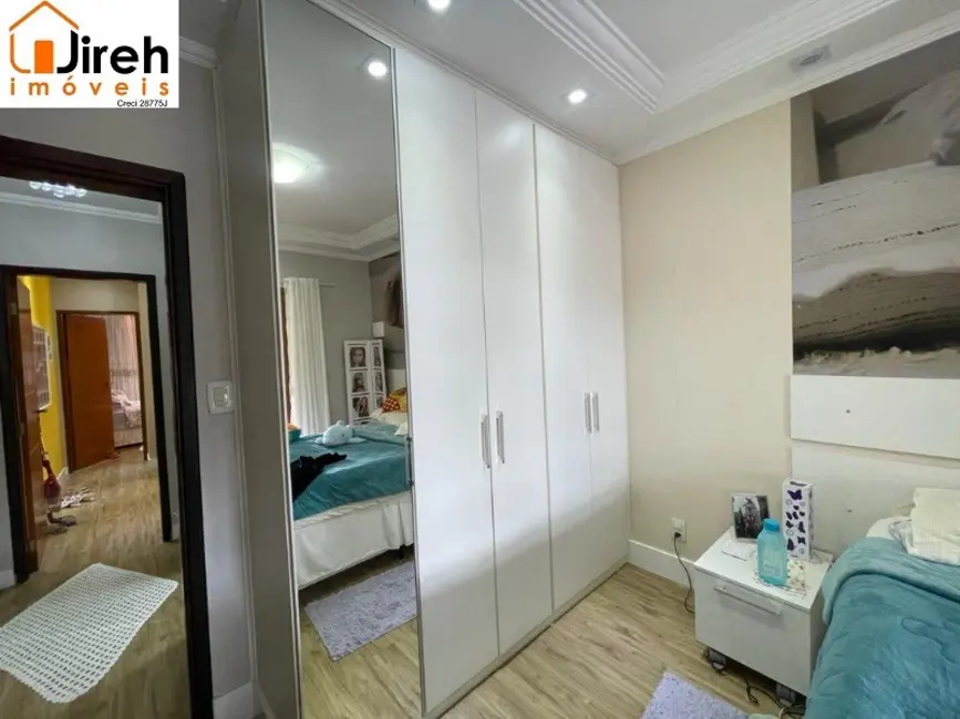 Foto 9 de Casa com 3 quartos à venda, 300m2 em Roncon, Ribeirao Pires - SP