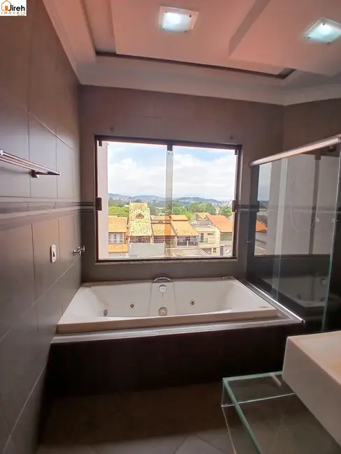 Foto 3 de Casa com 4 quartos à venda, 297m2 em Parque São Vicente, Maua - SP