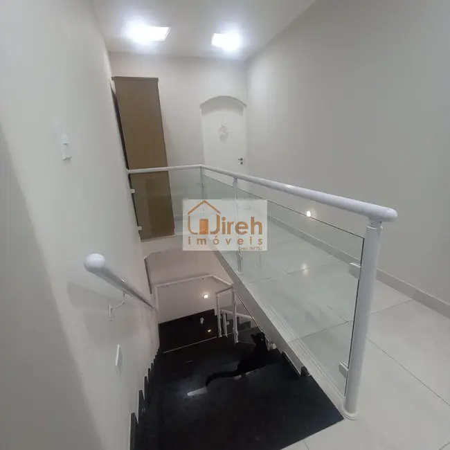 Foto 4 de Casa com 4 quartos à venda, 250m2 em Parque São Vicente, Maua - SP