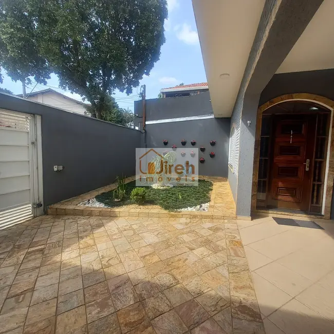 Foto 2 de Casa com 4 quartos à venda, 250m2 em Parque São Vicente, Maua - SP