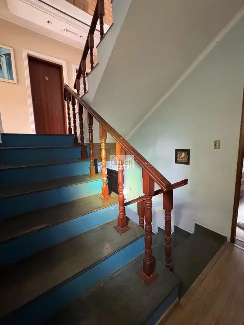 Casa com 5 quartos à venda, 275m2 em Jardim Araguaia, Maua - SP - imagem 9 Foto 9 de Casa com 5 quartos à venda, 275m2 em Jardim Araguaia, Maua - SP