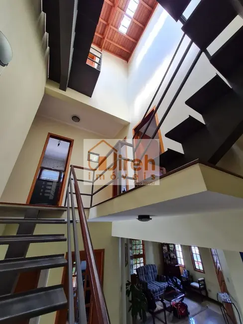 Foto 4 de Casa com 4 quartos à venda, 210m2 em Matriz, Maua - SP