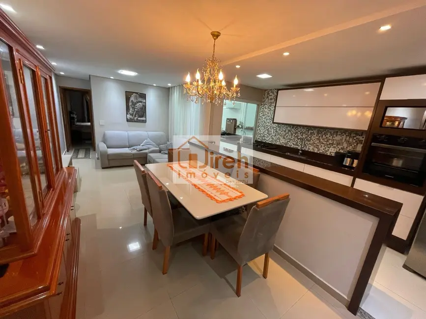 Foto 2 de Apartamento com 2 quartos à venda, 70m2 em Parque São Vicente, Maua - SP