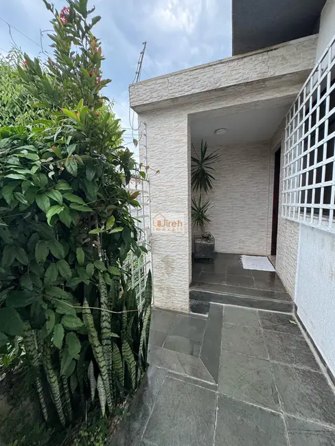 Foto 3 de Casa com 3 quartos à venda, 307m2 em Jardim Guapituba, Maua - SP