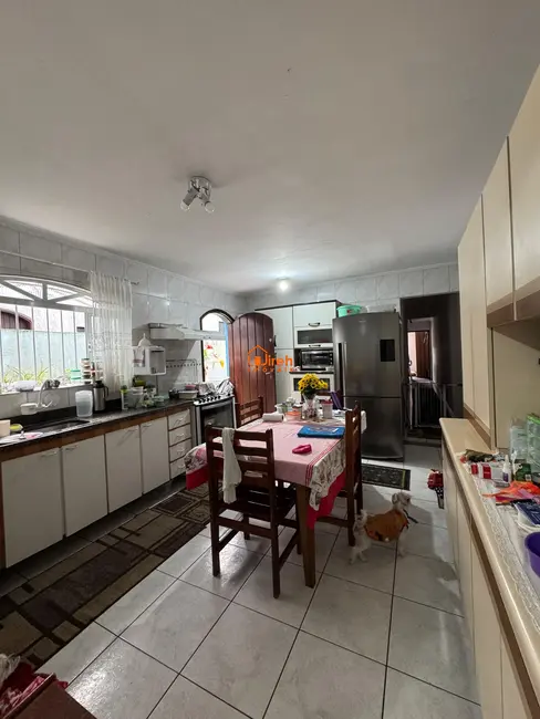 Foto 4 de Casa com 6 quartos à venda, 125m2 em Jardim Guapituba, Maua - SP